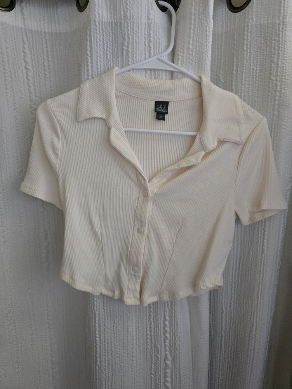 Womens Size M wild fable Cream Ribbed Button-Front Crop Top
